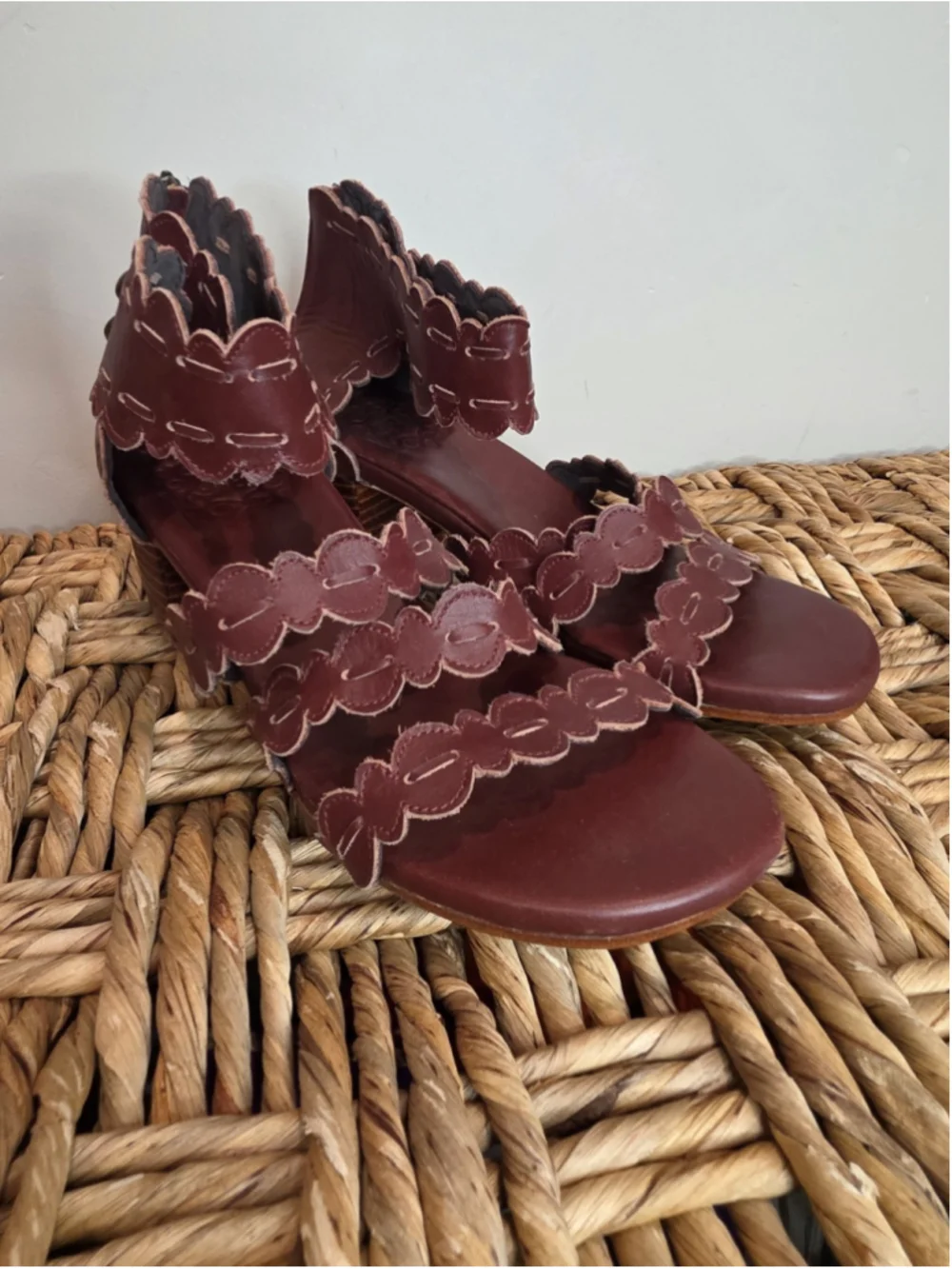 ELF Leather Burgundy Floral Scallop SeasidebBlock Heel Sandals Sz 8 Handmade